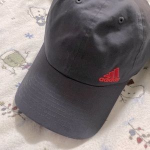 Womens Adidas hat that’s NEVER been worn!